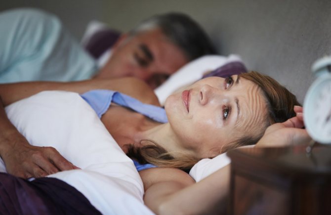 Бессонница при климаксе у женщин: почему возникает, что делать при нарушении сна, лечение препаратами и народными средствами