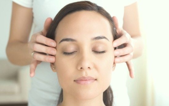 Для лечения и профилактики головной боли назначаются массаж и ЛФК